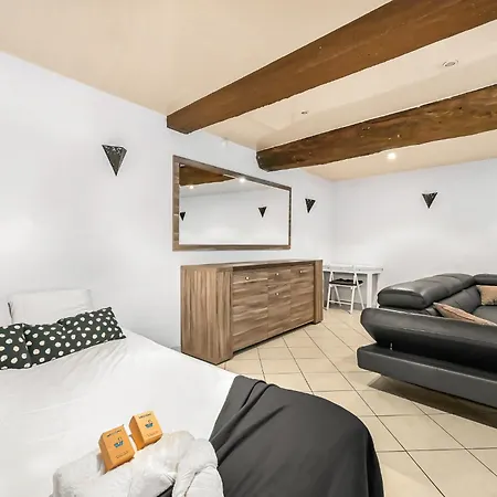 La Maisonnette - Proche Paris - 8 Prs - Wifi & Clim *